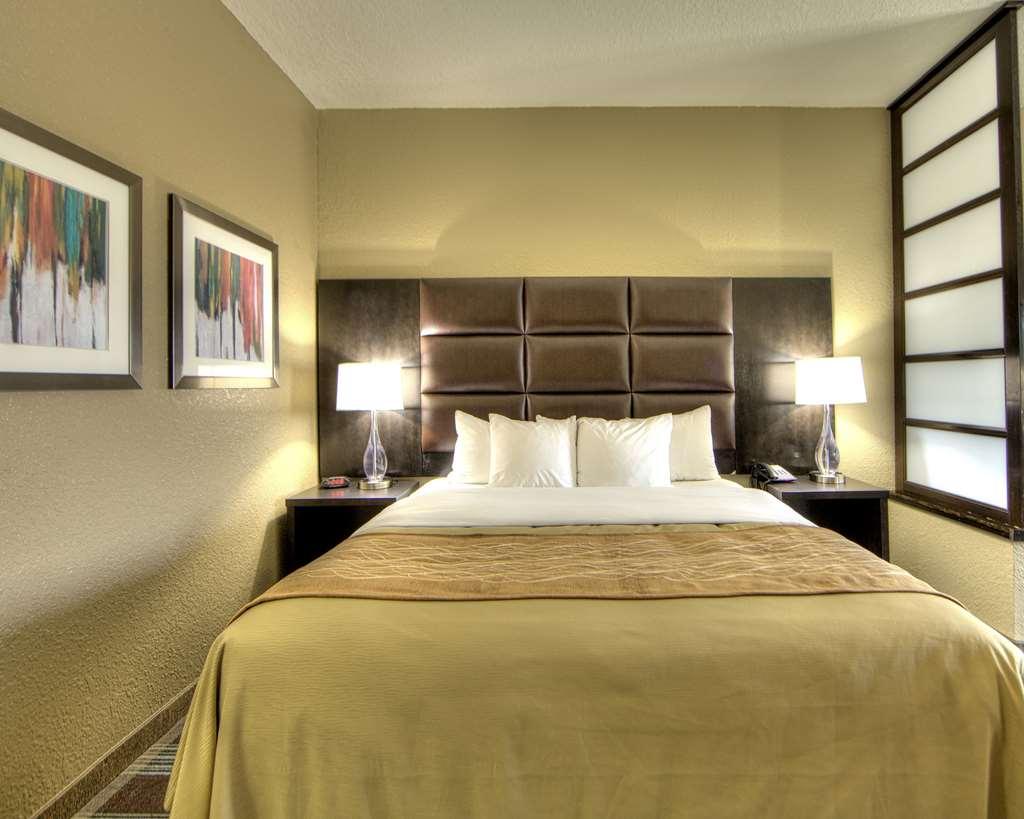 Comfort & Suites, White Settlement-fort Worth West, Tx Hotel