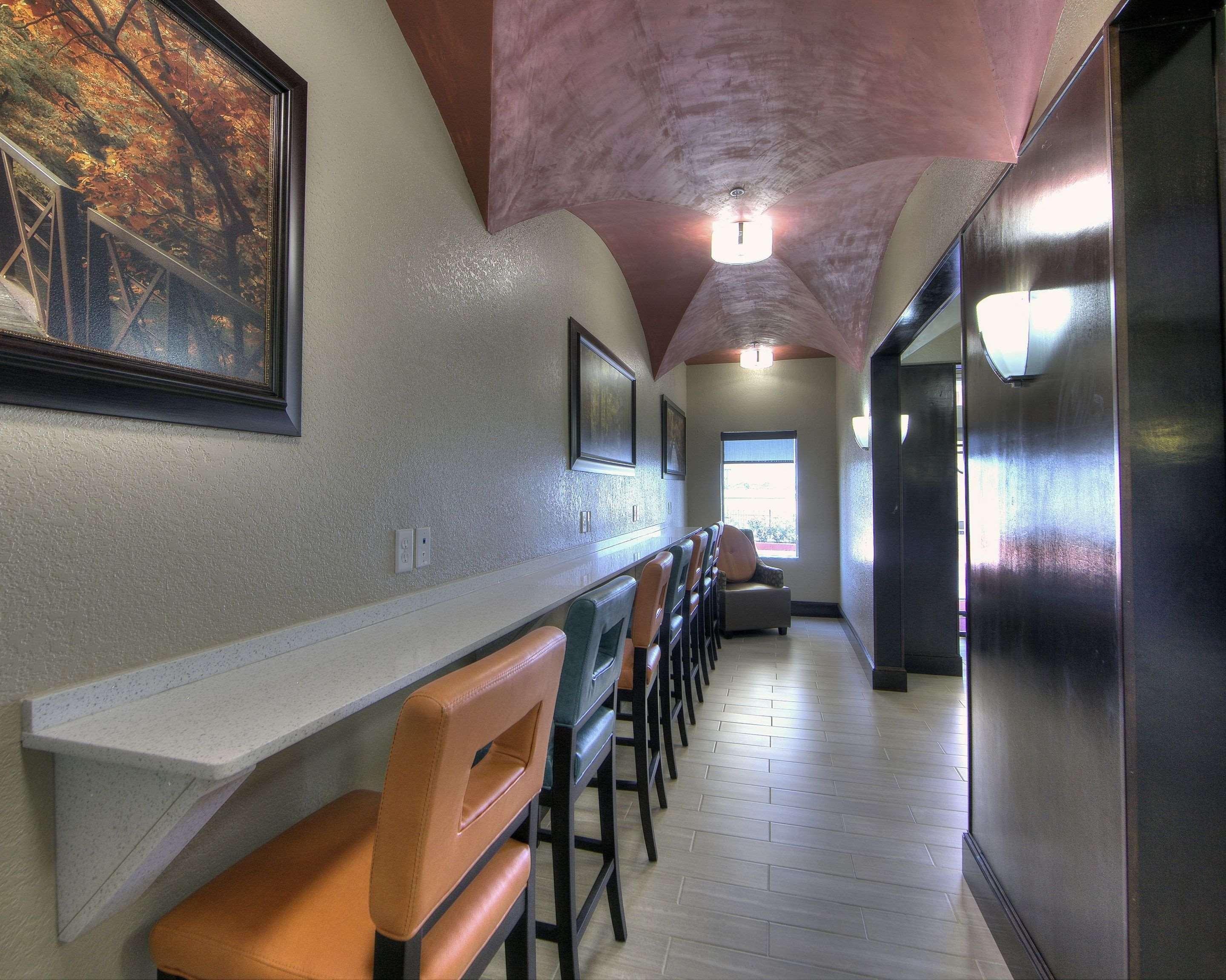 Hotel Comfort & Suites, White Settlement-fort Worth West, Tx 3*