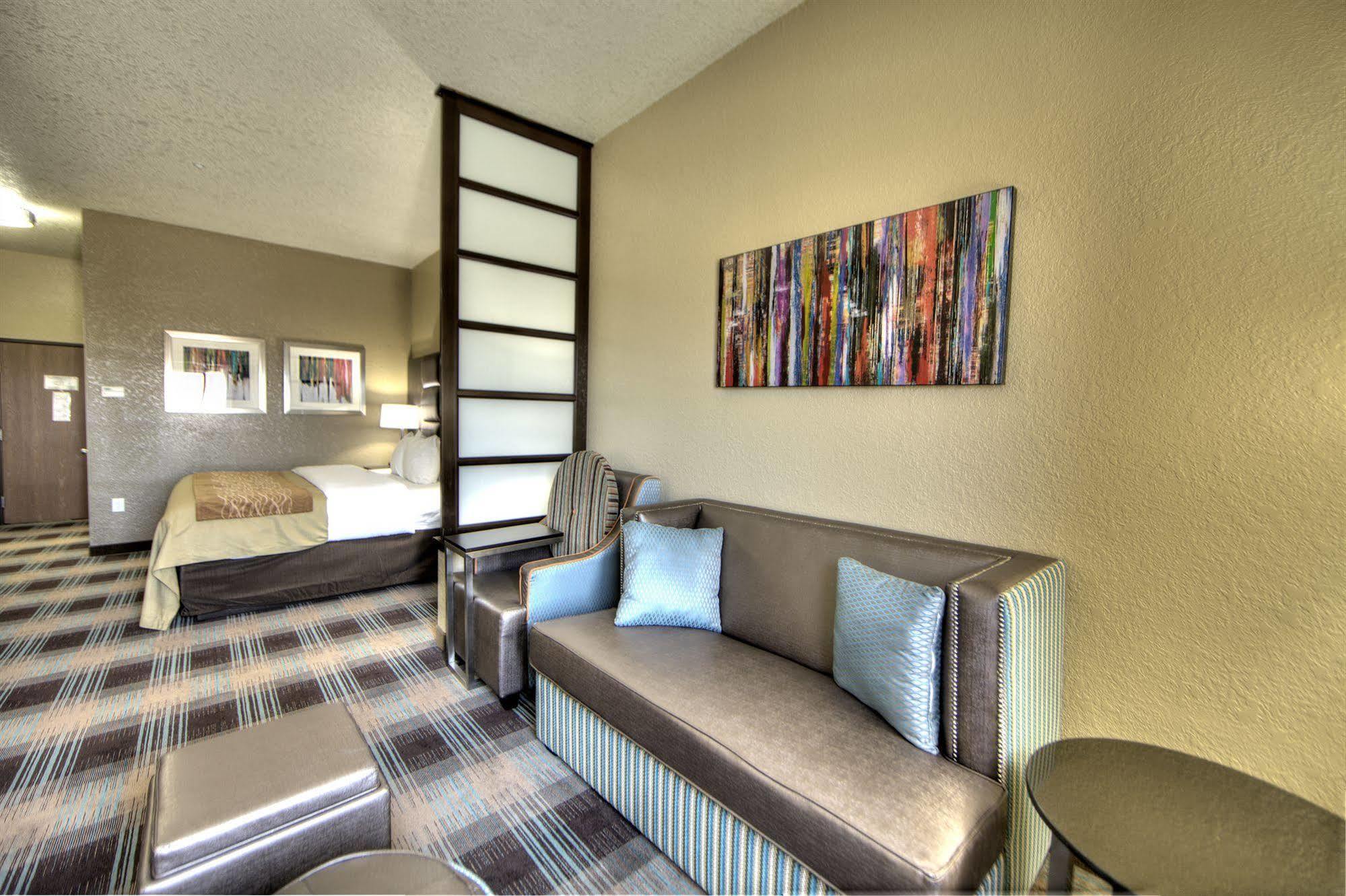 Hotel Comfort & Suites, White Settlement-fort Worth West, Tx Fort Worth