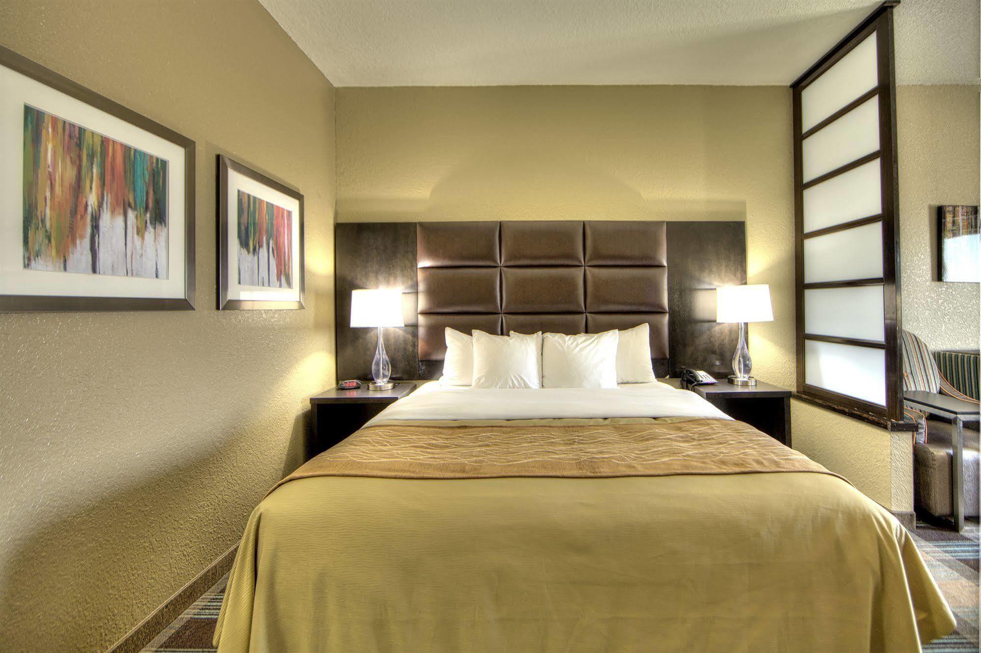 Comfort & Suites, White Settlement-fort Worth West, Tx