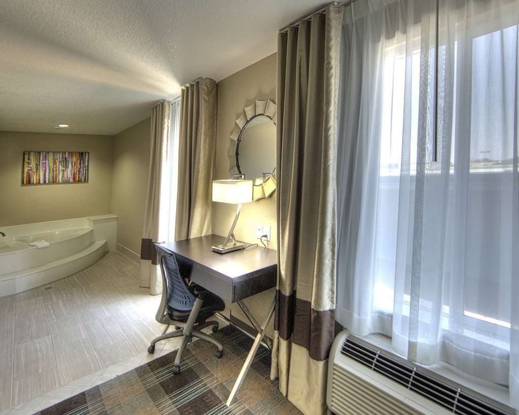 Comfort & Suites, White Settlement-fort Worth West, Tx Hotel 3*