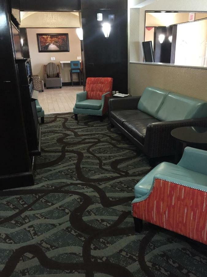 Comfort & Suites, White Settlement-fort Worth West, Tx Hotel